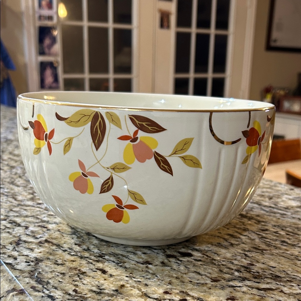 Vintage Hall's Superior Quality Kitchenware Jewel Tea Autumn Leaf Large Bowl